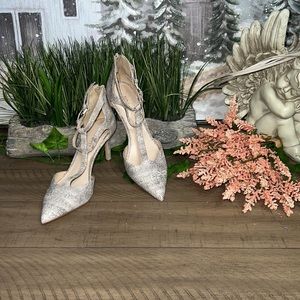 🔥Nine West Scandal T Strap Pump size 6